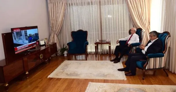 fetocu-askerilerin-gecip-evde-darbeyi-izliyordu-kilicdaroglundan-pes-dedirten-sozler-o-da-gelip-gecseydi-1619902444013.jpg
