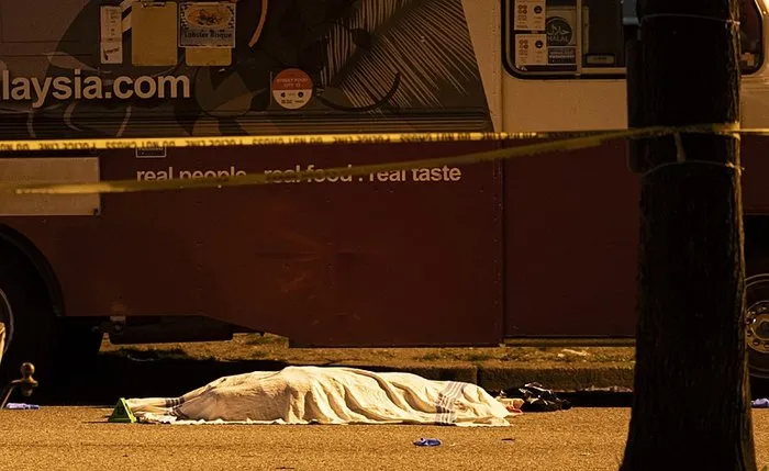 SON DAKİKA| Kanada’da araç kalabalığın arasına daldı: Çok sayıda ölü ve yaralı var