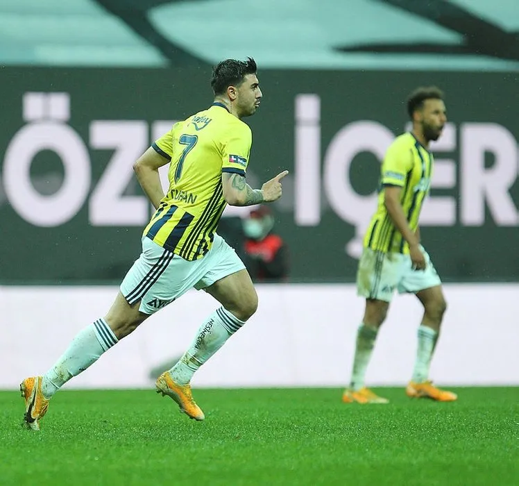 Son dakika: Fenerbahçe’de kritik Ozan Tufan ve Luiz Gustavo kararı! Emre Belözoğlu’ndan yeni orta saha...