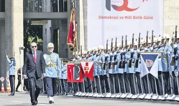 On yıl önce olduğu gibi tek yüreğiz