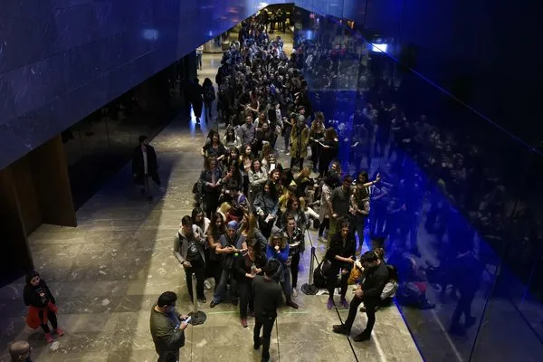 LP: Müzik dünyasında ayakta kalabilmek için timsah gibi sert bir deriniz olmalı...