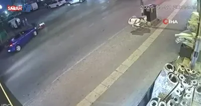 Motokurye otomobil ile böyle çarpıştı