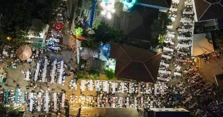 Bodrum’da vatandaşlar Ramazan sofralarında bir araya geldi.