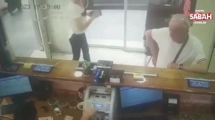 Unutulan cep telefonunu böyle çaldı | Video