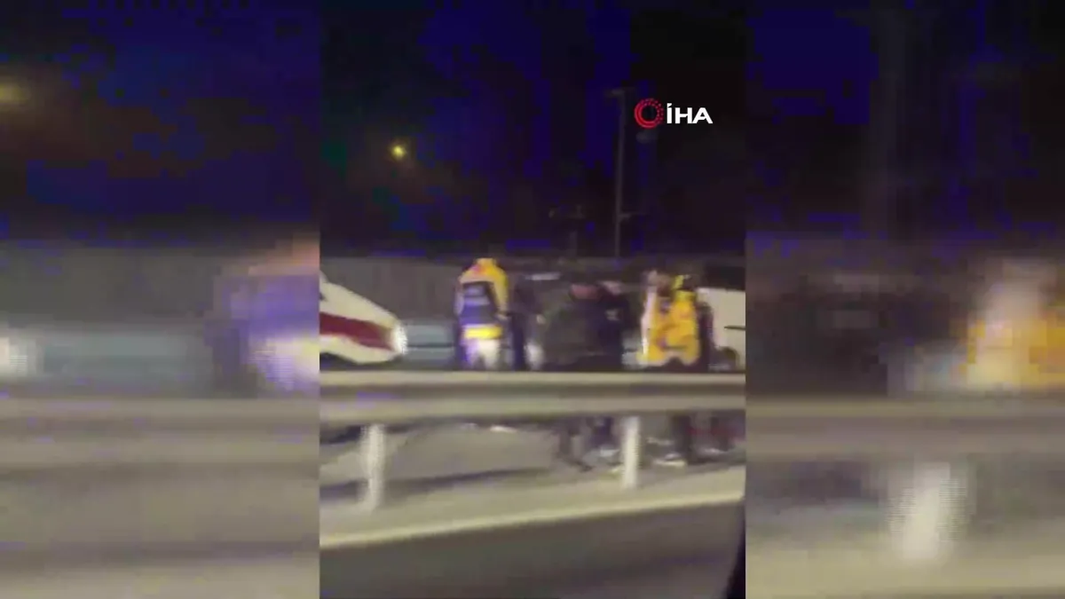 Mertre’de D-100 karayolunda otomobil ile çarpışan motosikletli hayatını kaybetti | Video videosunu izle Mertre’de D-100 karayolunda otomobil ile çarpışan motosikletli hayatını kaybetti | Video videosunu izle