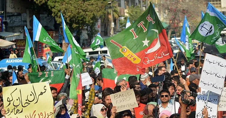Pakistan’da seçim krizi sürüyor! Protestolarda 3 can kaybı