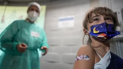 Pfizer-BioNTech 6 ay ile 5 yaş arası çocuklarda üçüncü dozu test ediyor