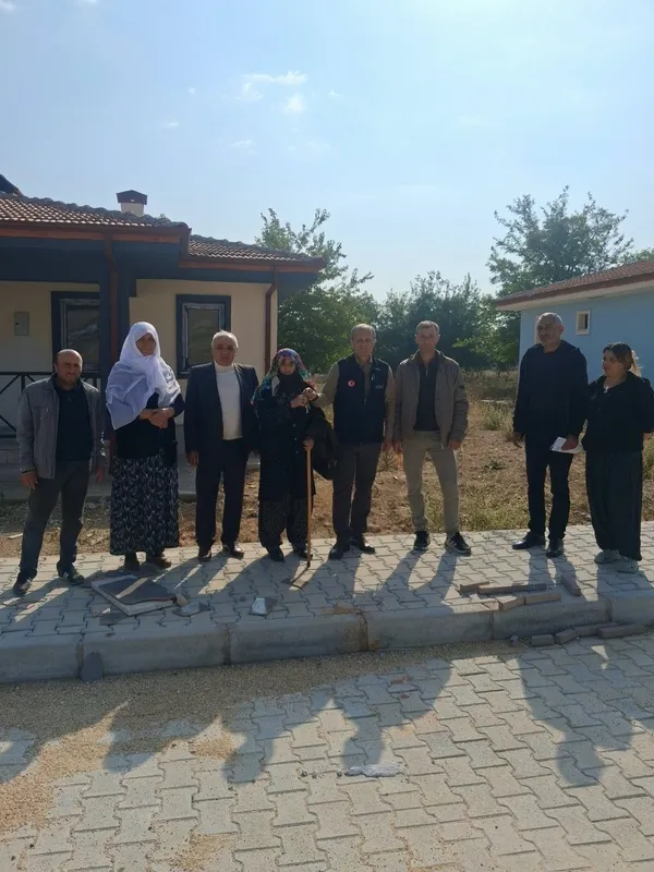 elazig-merkeze-bagli-coteli-ve-muratcik-koylerinde-12-deprem-konutu-hak-sahiplerine-teslim-edildi-1793033620671.jpg