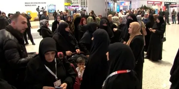 yilin-ilk-haci-adaylari-istanbul-havalimanindan-kutsal-topraklara-ugurlandi-1776520681260.jpg