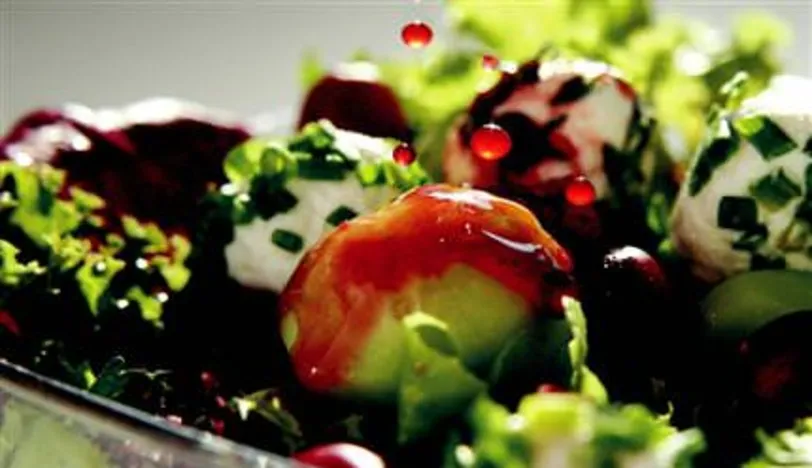 Vişne Sirkeli Yeşil Salata