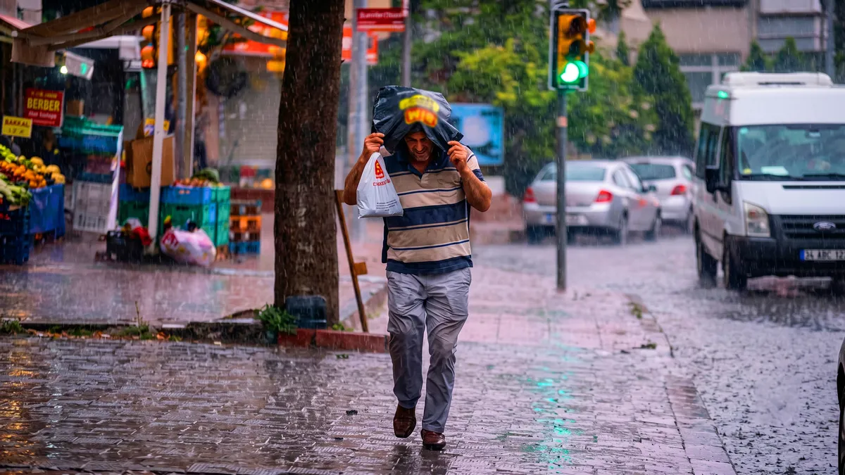 SON DAKİKA HAVA DURUMU! Hafta sonu plan yapanlar dikkat: Sıcaklıklar çakılıyor! O illerde yaşayanlar şemsiyesiz çıkmayın SON DAKİKA HAVA DURUMU! Hafta sonu plan yapanlar dikkat: Sıcaklıklar çakılıyor! O illerde yaşayanlar şemsiyesiz çıkmayın