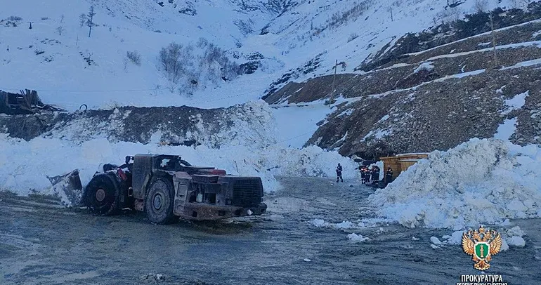 Rusya’da çığ işçileri yuttu: 6 ölü