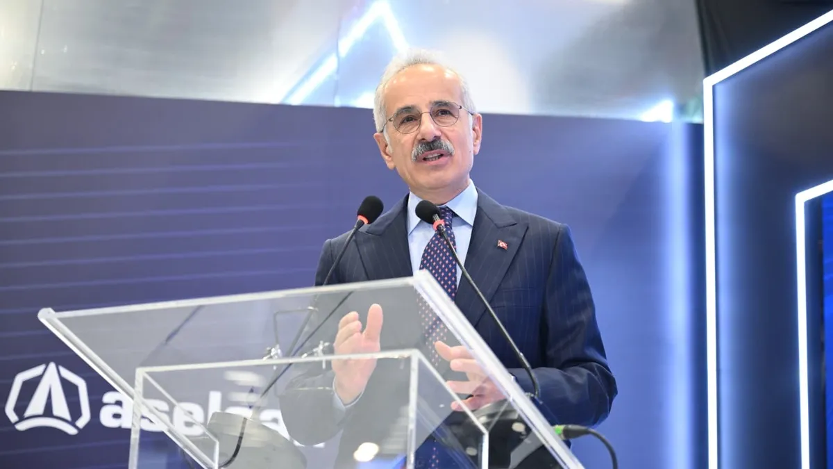 Savunma sanayiinde iş birliği! Türksat’ın ilgili sektörlerinde seçilecek olan firmalara kredi verilecek Savunma sanayiinde iş birliği! Türksat’ın ilgili sektörlerinde seçilecek olan firmalara kredi verilecek