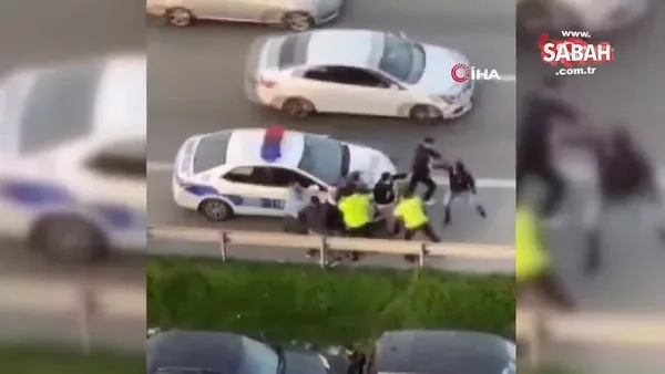 maltepe de mac sonrasi e 5 te tasli bicakli meydan kavgasi video videosunu izle son dakika haberleri maltepe de mac sonrasi e 5 te tasli bicakli meydan kavgasi video videosunu izle son dakika haberleri