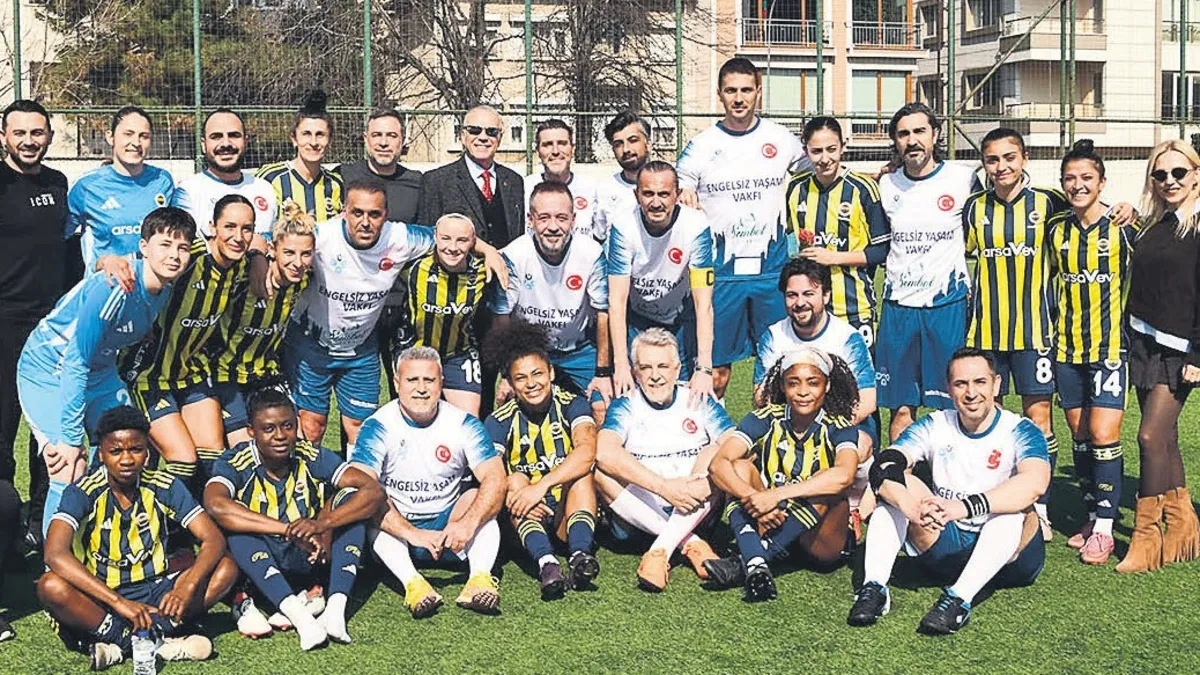 ‘Kadına şiddete’ futbollu mesaj