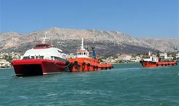 SON DAKİKA... Çeşme'den Sakız Adası'na giden yolcu gemisi arıza yaptı: Yunan gemilerine çarptı! #izmir