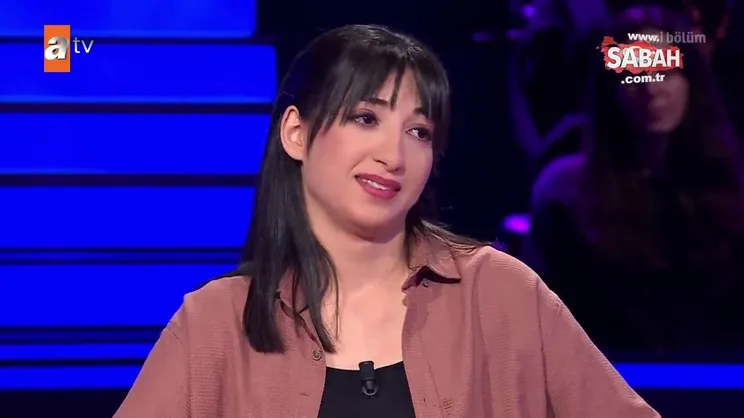 'Kim Milyoner Olmak İster’de yarışmacı hem kendi ağladı, hem seyircileri ağlattı! | Video