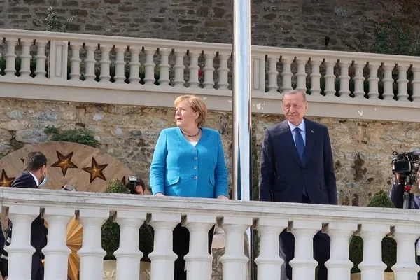angela-merkelden-veda-ziyareti-baskan-erdogan-ile-bir-araya-geldi-1634376946791.jpg