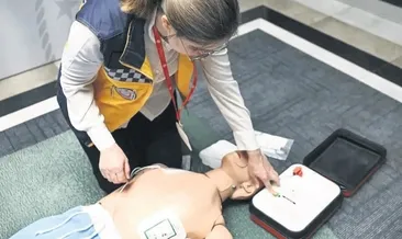 Şok cihazı hayatta tutuyor