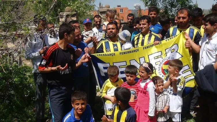 Fenerbahçe’nin başarısı için türbede dua ettiler