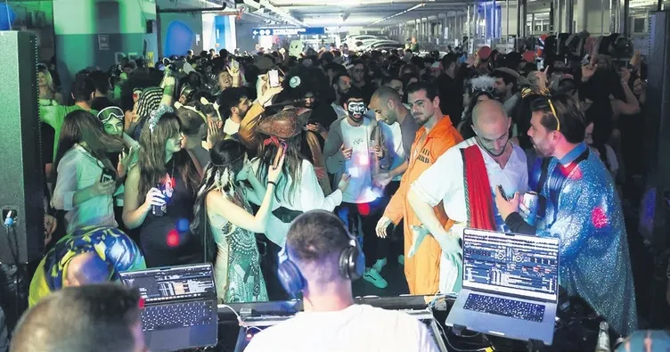 Sığınaklara İsrailli olmayanları almıyorlar