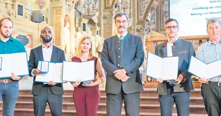 Madalyalı kahramanı zorla gönderdiler