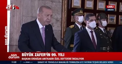 SON DAKİKA: Başkan Erdoğan Anıtkabir Özel Defteri’ni imzaladı