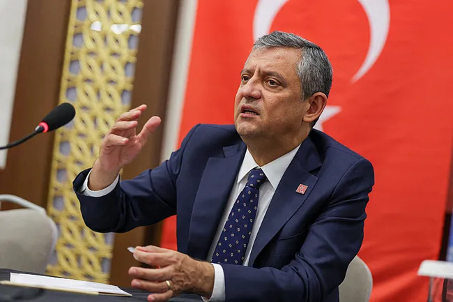 son-dakika-tbmmde-koltuk-dagilimi-degisti-chp-5-siraya-geriledi-iste-yeni-partiye-gecen-milletvekillerinin-lis-1784886120820.jpg
