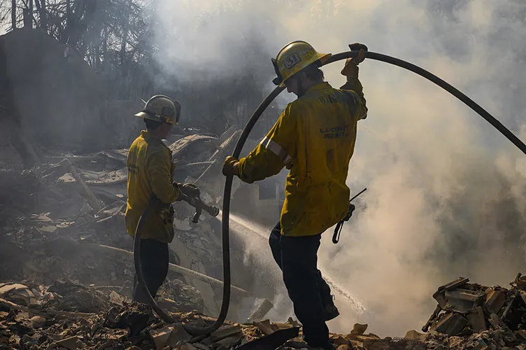 ABD savaş alanına döndü: Felakette 4. gün! Ölü sayısı artıyor, Los Angeles cehenneme döndü