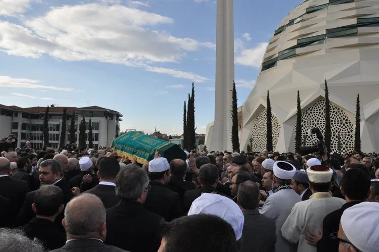 Cumhurbaşkanı Erdoğan’ın hocası Bekir Topaloğlu vefat etti