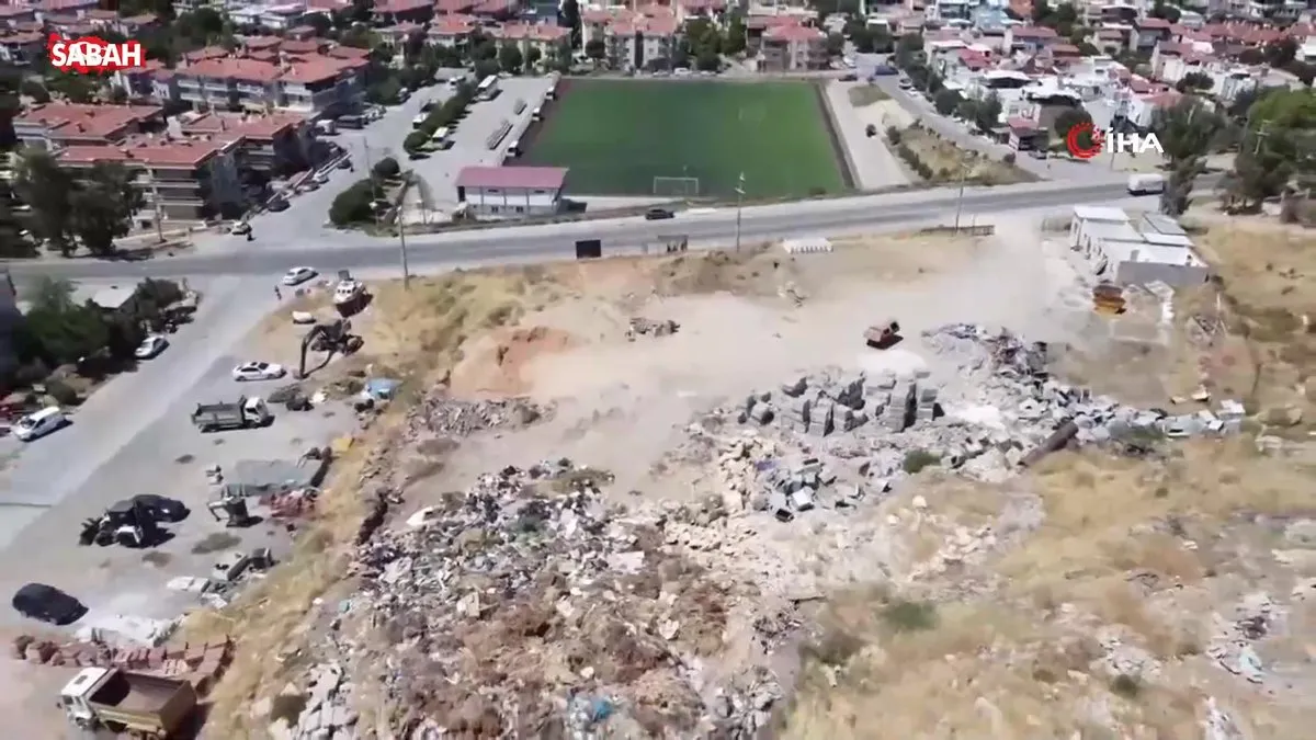 Çöplüğe dönen Foça'da CHP'li belediyeye tepki büyük | Video