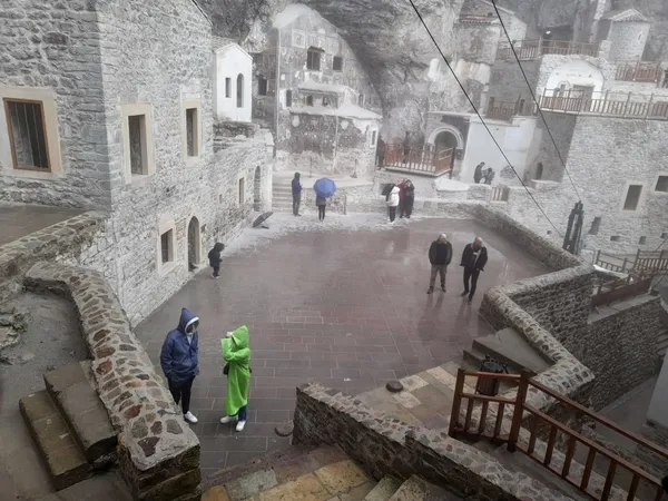 sumela-manastiri-ziyarete-acildi-1651412308302.jpg