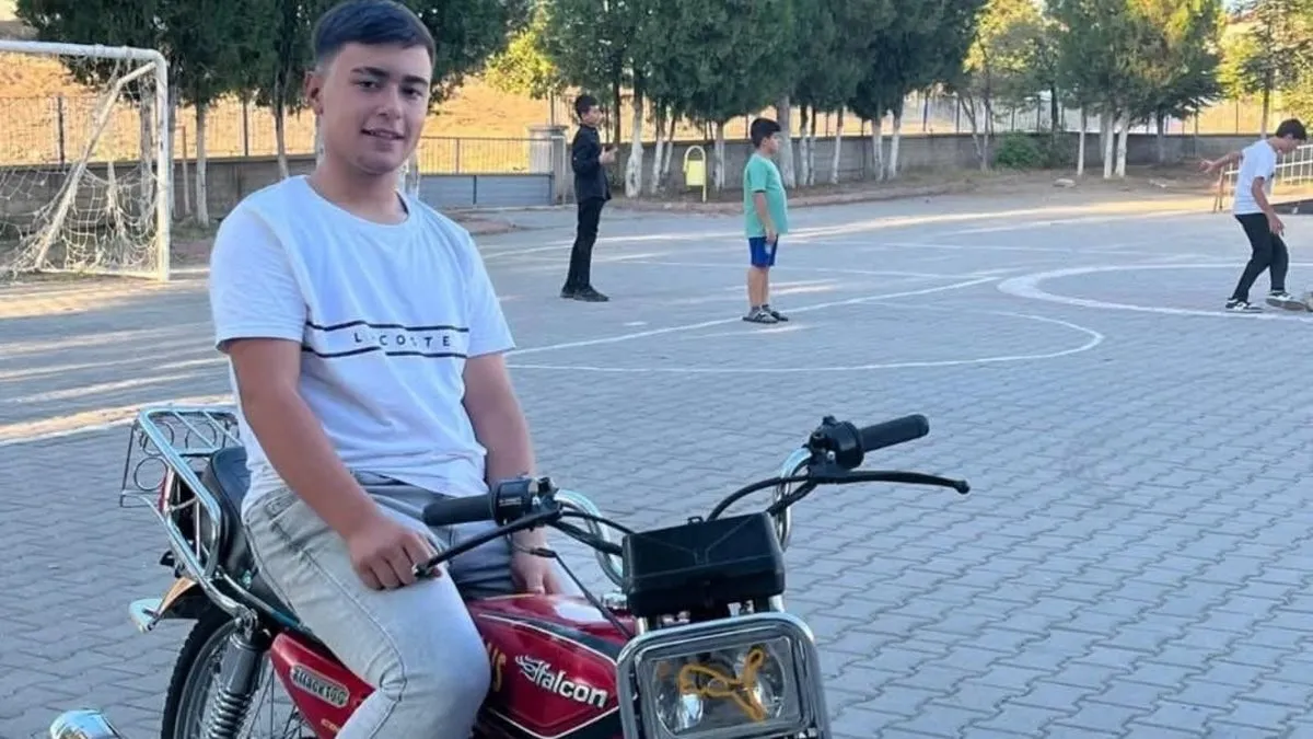 14 yaşındaki gencin acı sonu: ‘Sesinde huzur var’ dediği motoru canından etti! 14 yaşındaki gencin acı sonu: ‘Sesinde huzur var’ dediği motoru canından etti!