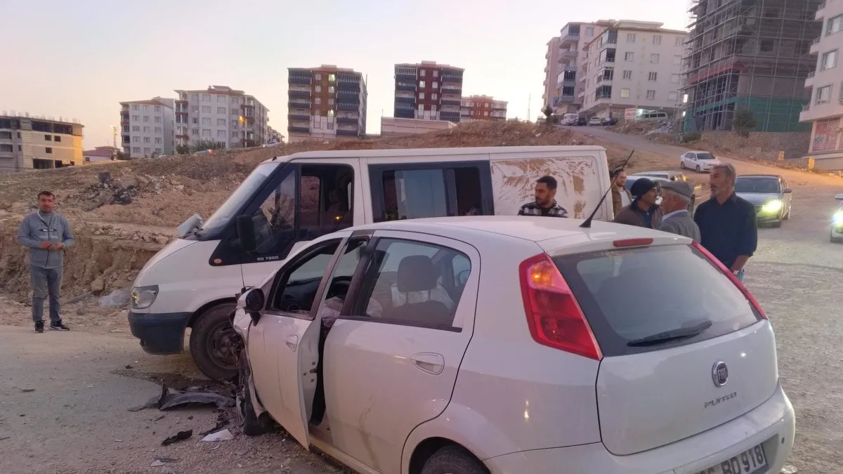 Adıyaman’da zincirleme kaza: 5 kişi yaralandı! Adıyaman’da zincirleme kaza: 5 kişi yaralandı!