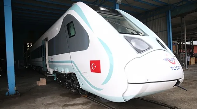 bakan-karaismailoglu-duyurdu-milli-elektrikli-tren-geliyor-1623677468464.jpg