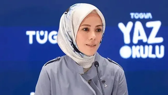 esra-albayraktan-ailelere-kritik-uyari-cocuklar-dijital-kusatma-altinda-1779303939455.jpeg