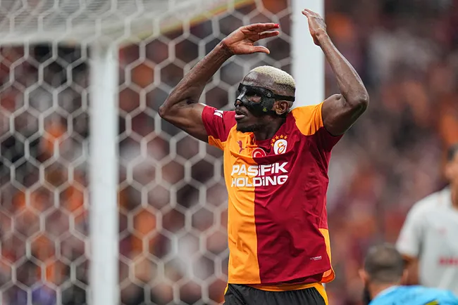 galatasaraya-victor-osimhen-mujdesi-dev-macta-ilk-11de-olacak-1790489615253.jpg