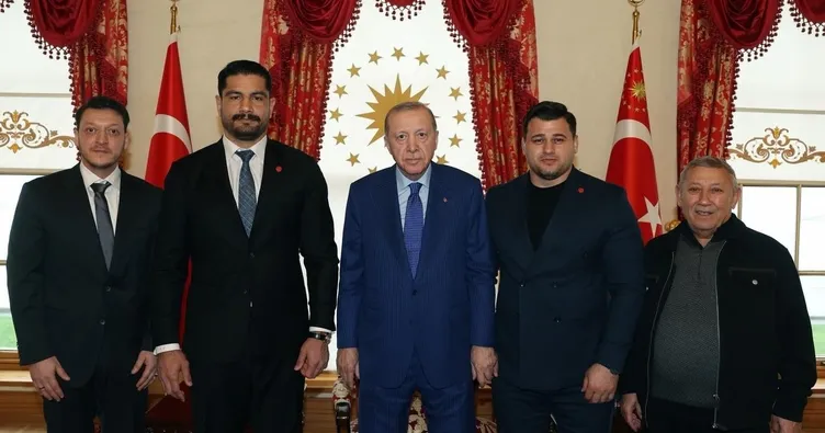 Başkan Erdoğan, Türkiye Güreş Federasyonu Başkanı Taha Akgül’ü kabul etti