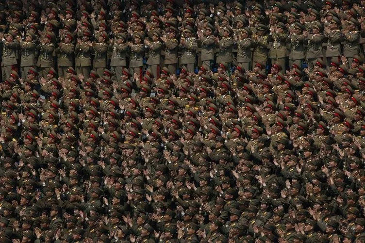 Kuzey Kore’de gövde gösterisi