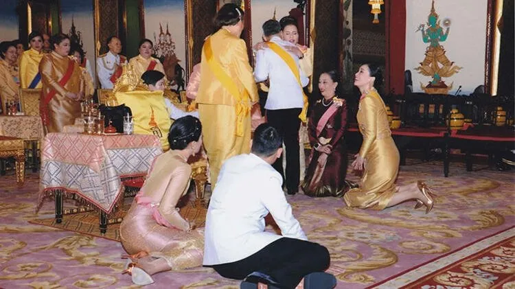 Son dakika bilgileri: Tayland Kralı 20 cariyeyle otele kapanmıştı! Şoke eden yeni detaylar var