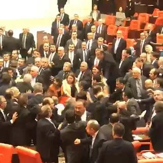 CHP'li Özkoç'un skandal hakaretleri sonrası TBMM'de çıkan kavganın Meclis tutanakları ortaya çıktı