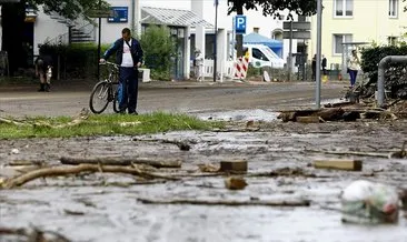 Almanya’da şiddetli yağış! Cadde ve binalar sular altında kaldı