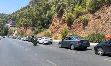 Fethiye-Ölüdeniz yolunda tatilci yoğunluğu! Üç kilometrelik kuyruk #mugla
