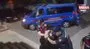 Taksiciyi 20 yerinden bıçaklayıp gasp eden 19 yaşındaki saldırgan böyle gözaltına alındı | Video