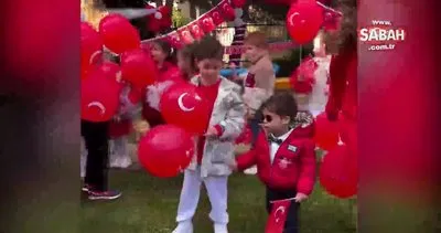 Fahriye Evcen, oğullarının okuldaki 29 Ekim gösterisine gitti! İşte Burak Özçivit ve Fahriye Evcen’in oğullarının o kutlaması!