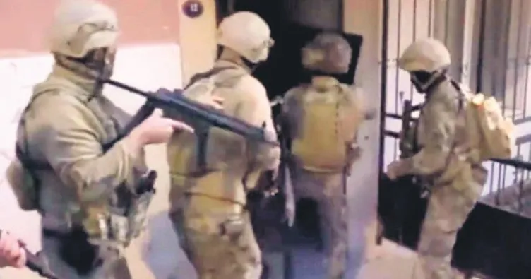 İzmir’de FETÖ operasyonu: 23 gözaltı