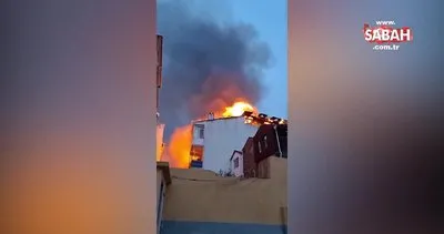 Ortaköy’de ahşap bina alev alev yandı!