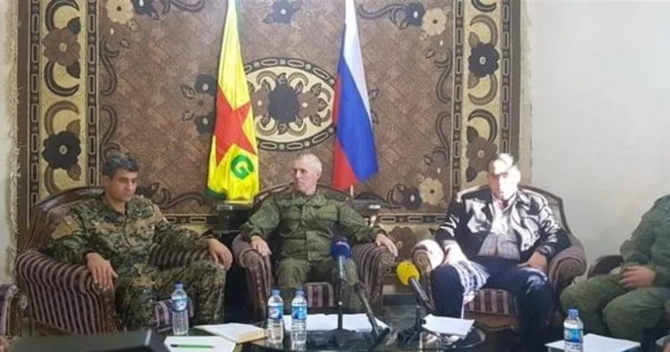 Rus komutan YPG sözcüsüyle görüntülendi!