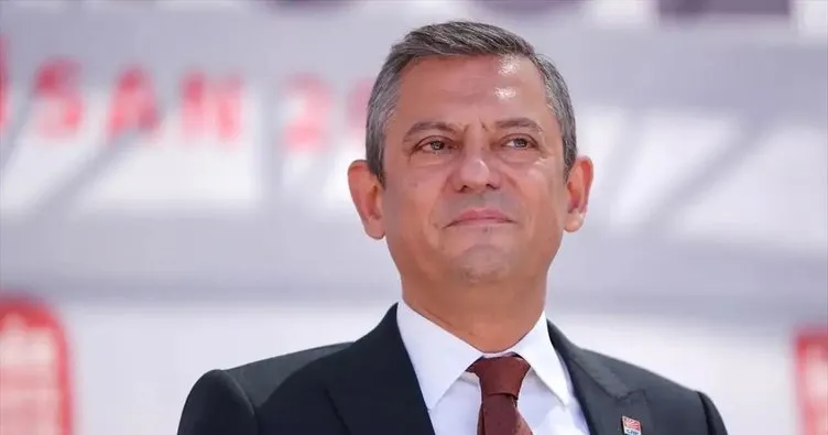 Özgür Özel’in ayağı kırıldı