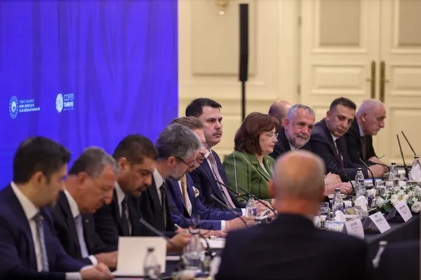 cop31-icin-kritik-protokole-imza-atildi-bakan-kurum-is-dunyasinin-damgasini-vuracagiz-1780482308145.jpg